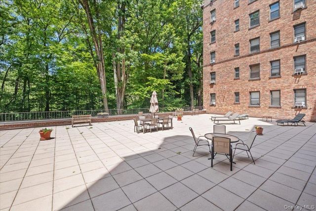 143 Garth Road 5L, Scarsdale, NY 10583