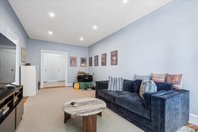 143 Garth Road 5L, Scarsdale, NY 10583