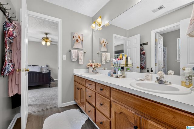 27 CHELSEA VILLAGE CIRCLE, Chelsea, AL 35043