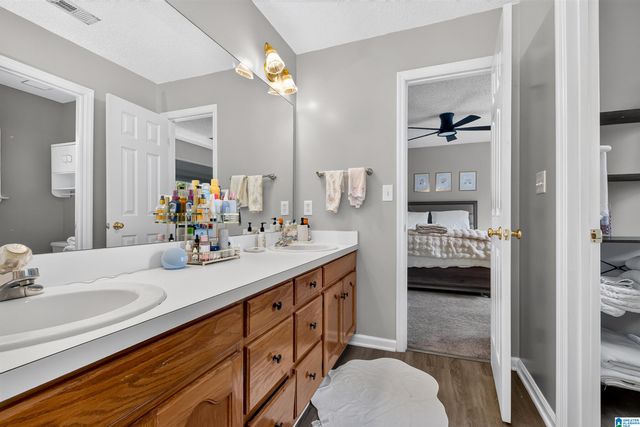 27 CHELSEA VILLAGE CIRCLE, Chelsea, AL 35043