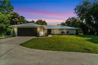 640 13th ST NW, Naples, FL 34120
