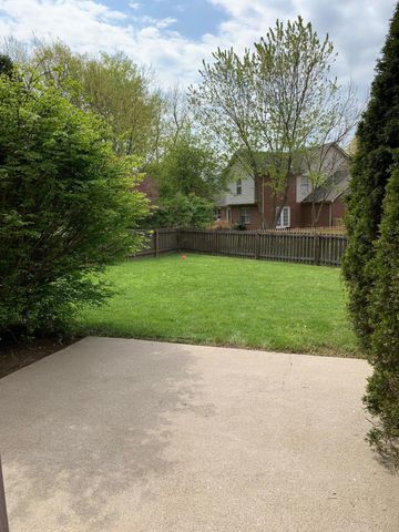 916 Literary Circle, Lexington, KY 40513