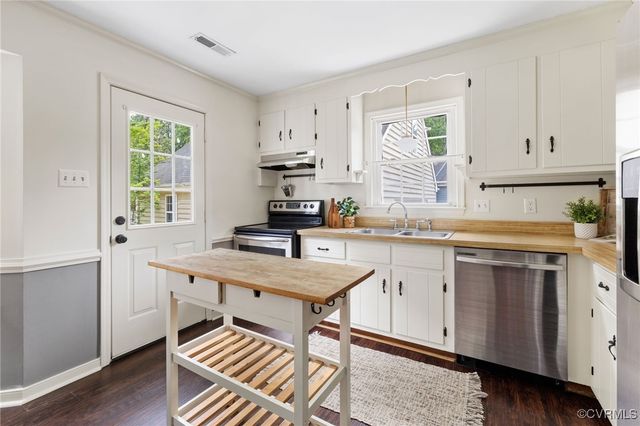3453 Castlebury Dr, Chester, VA 23831