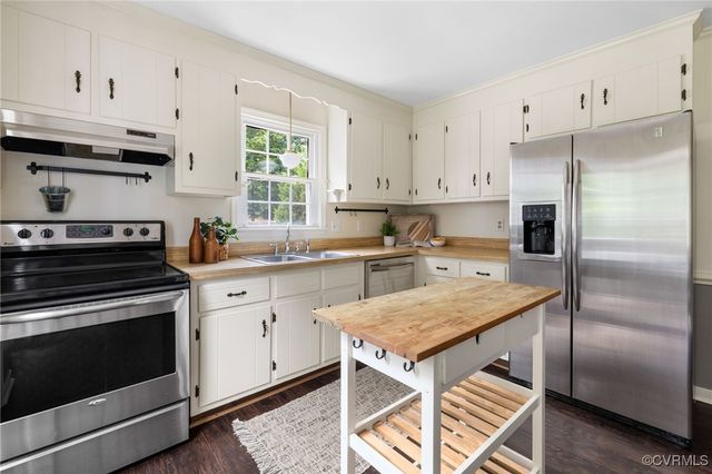 3453 Castlebury Dr, Chester, VA 23831
