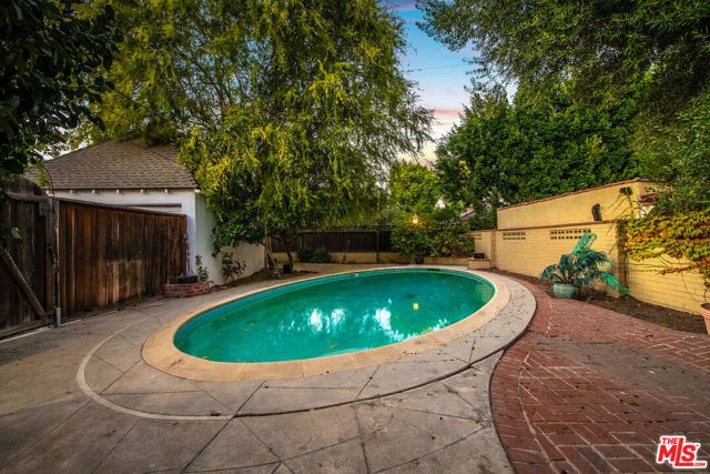 10435 Whipple Street, Toluca Lake (los Angeles), CA 91602