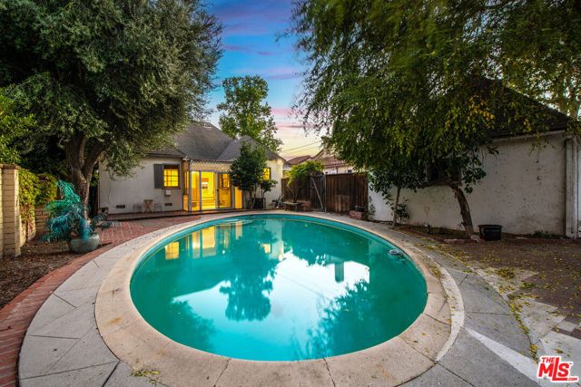 10435 Whipple Street, Toluca Lake (los Angeles), CA 91602