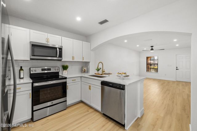 704 GINGER MILL Drive, St. Johns, FL 32259