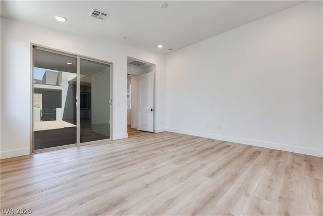 1001 Soaring Sage Avenue, Las Vegas, NV 89138