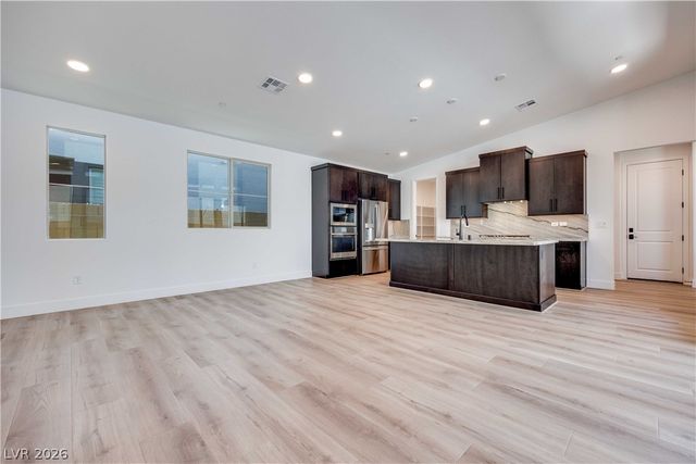 1001 Soaring Sage Avenue, Las Vegas, NV 89138