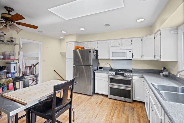 219 W Appletree Lane, Arlington Heights, IL 60004