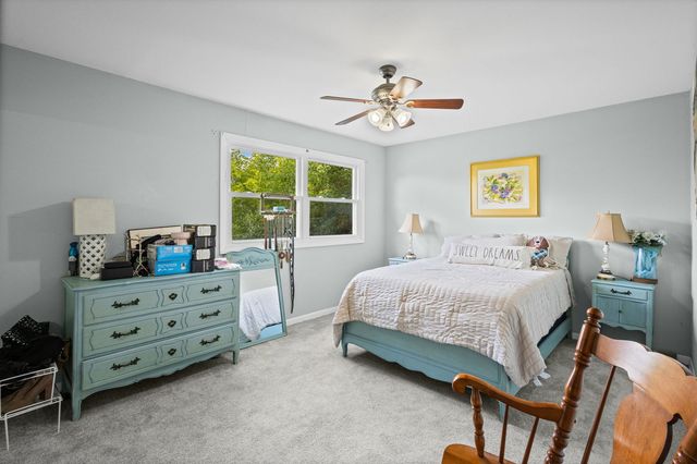 219 W Appletree Lane, Arlington Heights, IL 60004