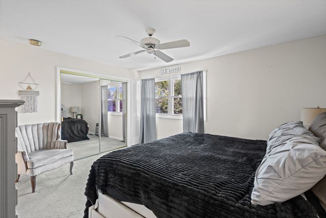 219 W Appletree Lane, Arlington Heights, IL 60004