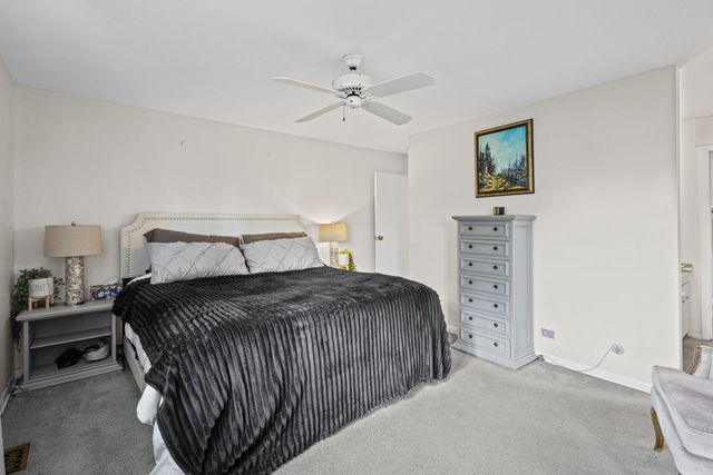 219 W Appletree Lane, Arlington Heights, IL 60004