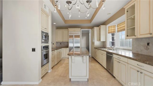 18 Hillsdale, Newport Beach, CA 92660