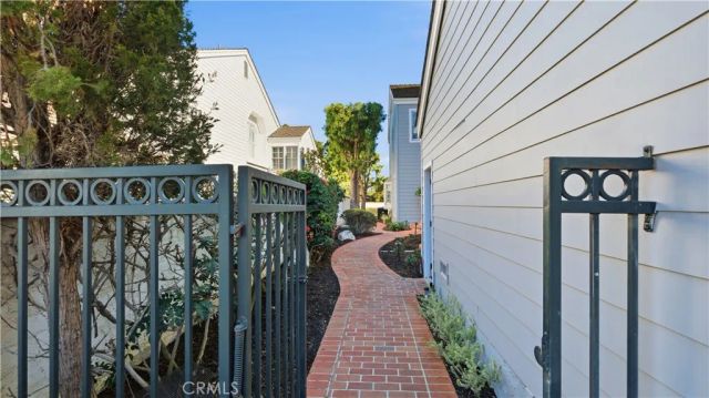 18 Hillsdale, Newport Beach, CA 92660