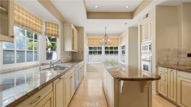 18 Hillsdale, Newport Beach, CA 92660