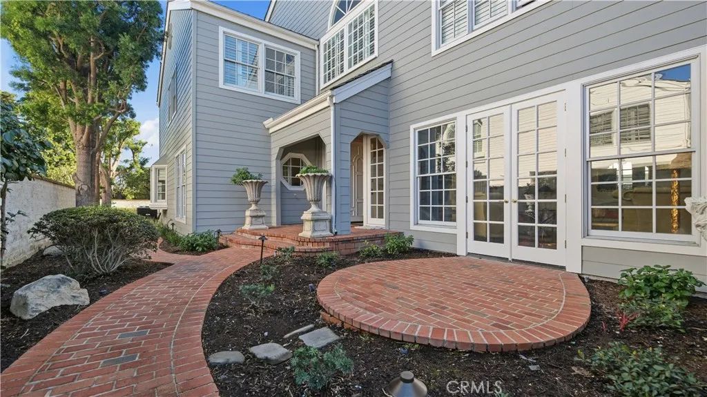 18 Hillsdale, Newport Beach, CA 92660