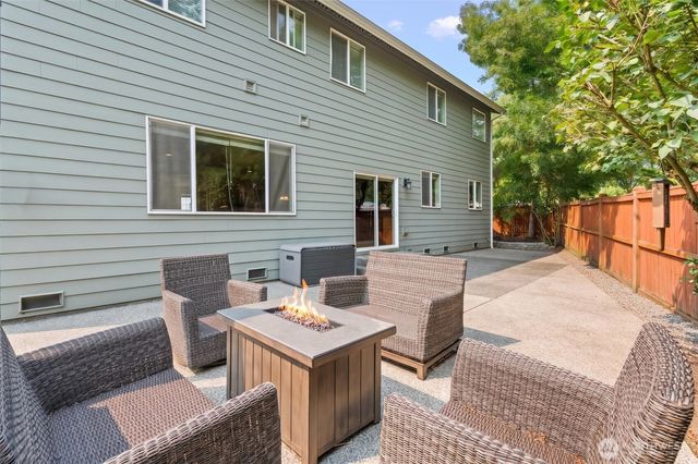 21927 44th Drive SE, Bothell, WA 98021