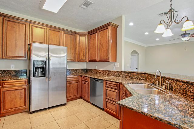 510 Woodland Pkwy, Leesville, LA 71446