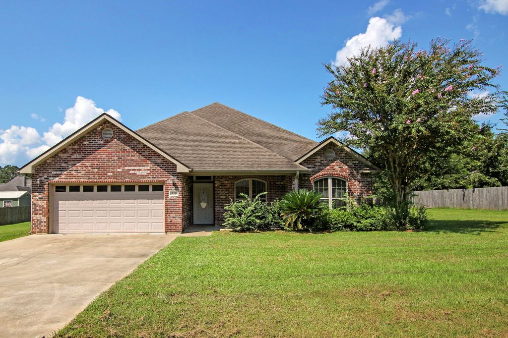 510 Woodland Pkwy, Leesville, LA 71446