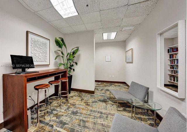 99 SE Mizner Blvd 223, Boca Raton, FL 33432