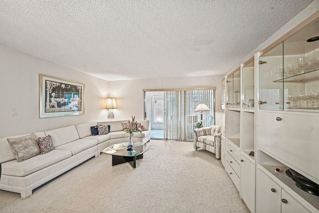 788 Nantucket Circle, Greenacres, FL 33467
