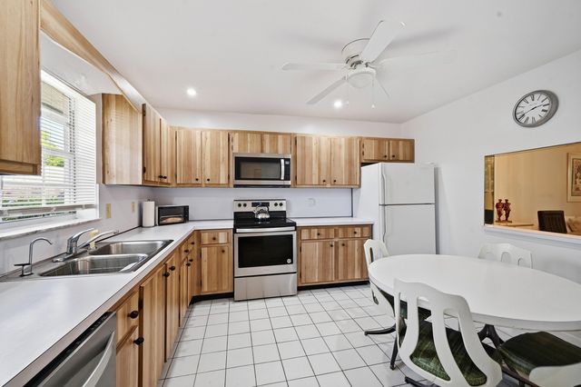 788 Nantucket Circle, Greenacres, FL 33467