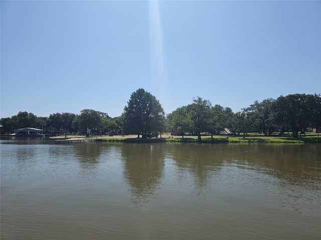 124 S Shorewood DR, Granite Shoals, TX 78654