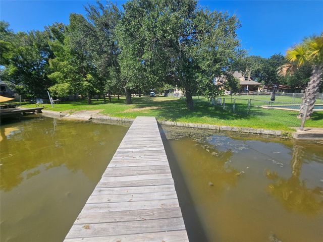 124 S Shorewood DR, Granite Shoals, TX 78654
