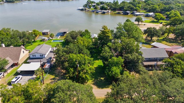 124 S Shorewood DR, Granite Shoals, TX 78654