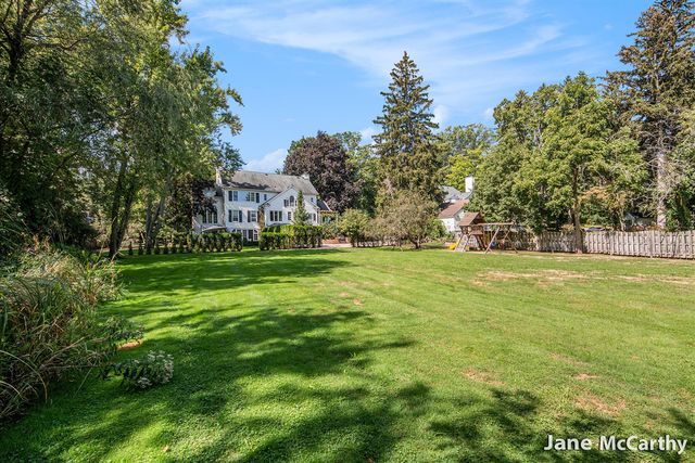 270 Lakeside Drive, East Grand Rapids, MI 49506