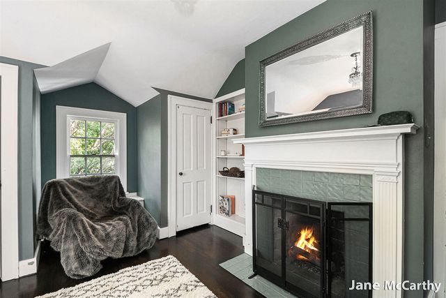 270 Lakeside Drive, East Grand Rapids, MI 49506