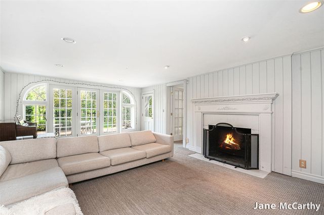 270 Lakeside Drive, East Grand Rapids, MI 49506