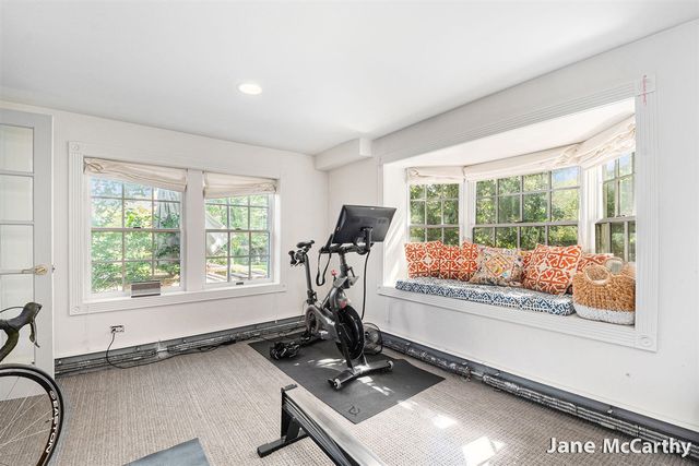 270 Lakeside Drive, East Grand Rapids, MI 49506