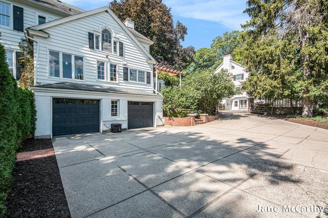 270 Lakeside Drive, East Grand Rapids, MI 49506