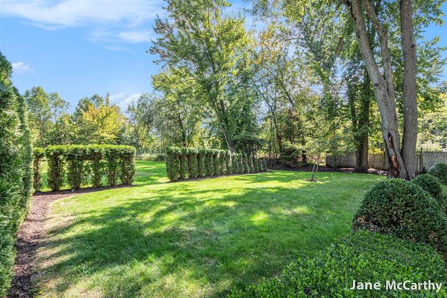 270 Lakeside Drive, East Grand Rapids, MI 49506