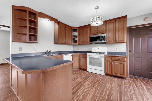 354 Honeysuckle Road, Marshfield, MO 65706