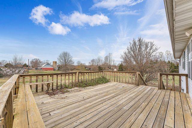 354 Honeysuckle Road, Marshfield, MO 65706
