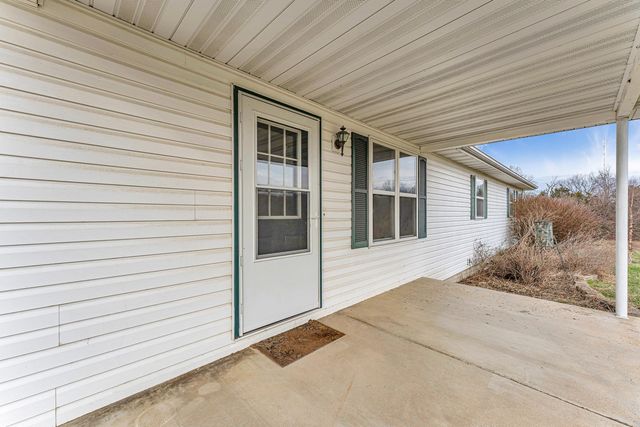354 Honeysuckle Road, Marshfield, MO 65706