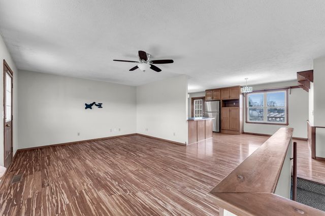 354 Honeysuckle Road, Marshfield, MO 65706