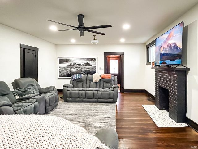 221 W Harrison St, Orleans, IN 47452