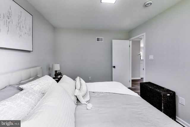 4401 KENTMORE DR, Woodbridge, VA 22193