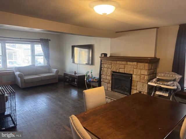 429 E ELM ST, Tamaqua, PA 18252