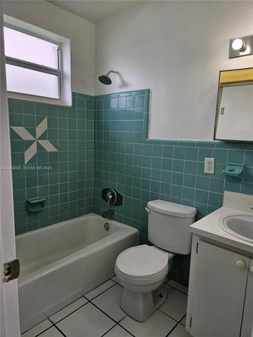130 W 13th St 9, Hialeah, FL 33010