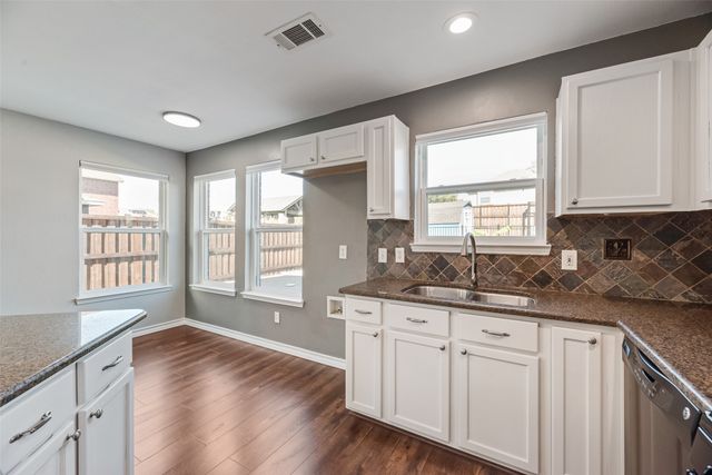905 Elizabeth Drive, Lewisville, TX 75067