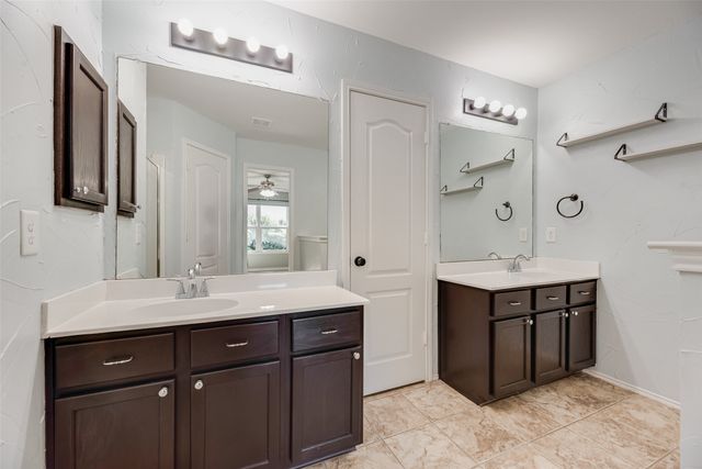 905 Elizabeth Drive, Lewisville, TX 75067