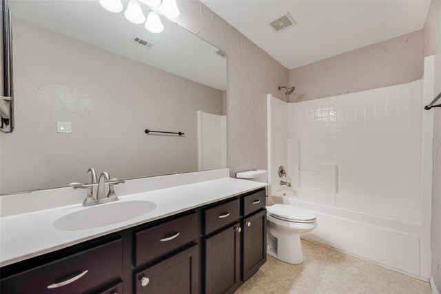 905 Elizabeth Drive, Lewisville, TX 75067