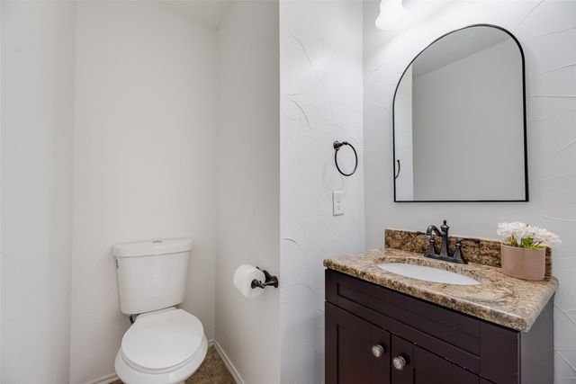 905 Elizabeth Drive, Lewisville, TX 75067