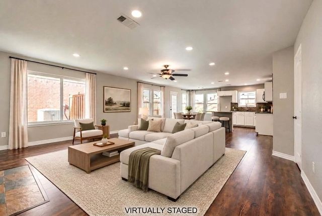 905 Elizabeth Drive, Lewisville, TX 75067