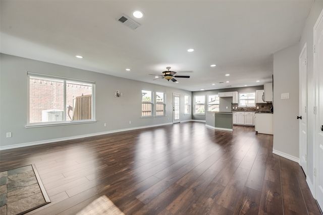905 Elizabeth Drive, Lewisville, TX 75067